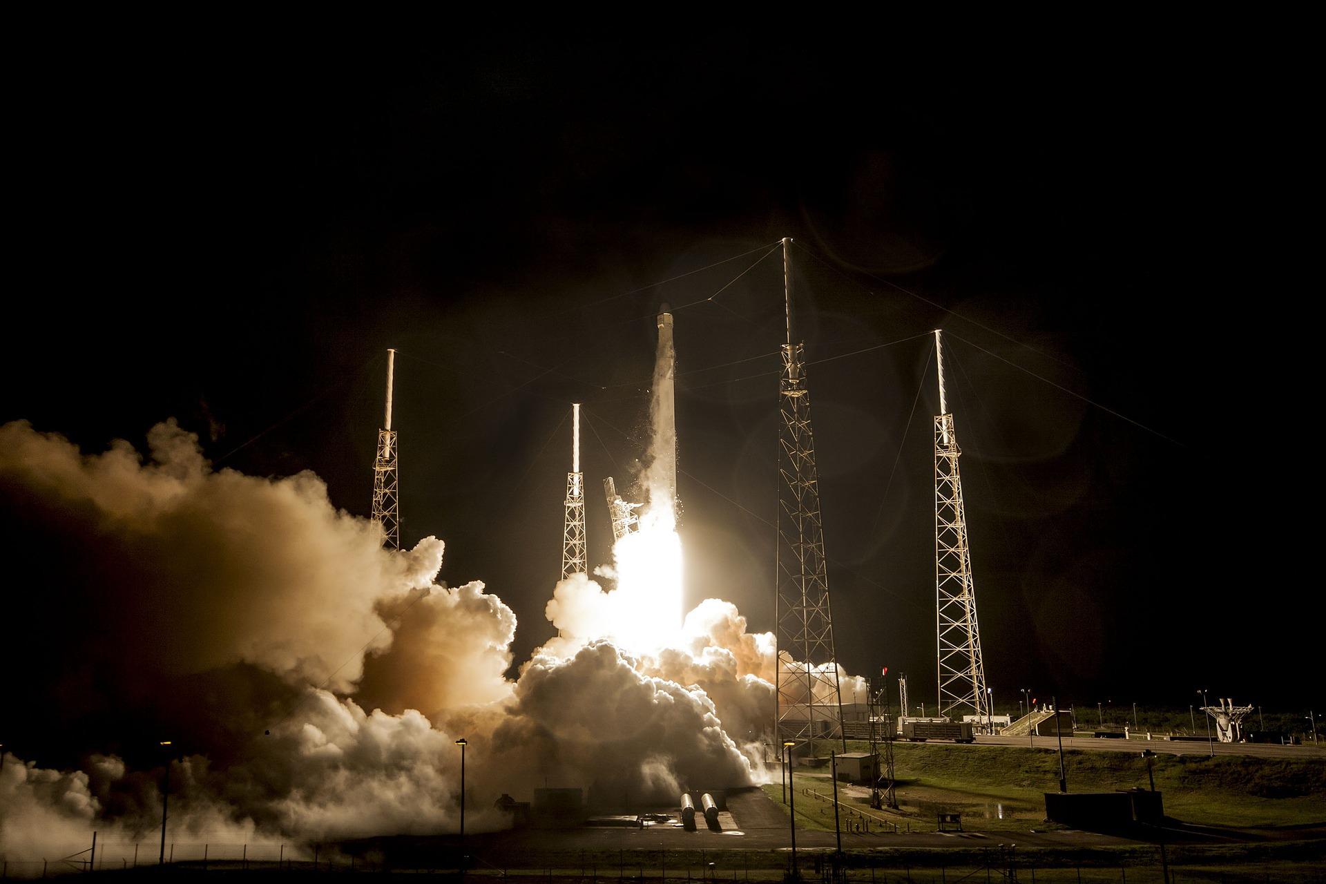 An image of SpaceX Falcon 9.